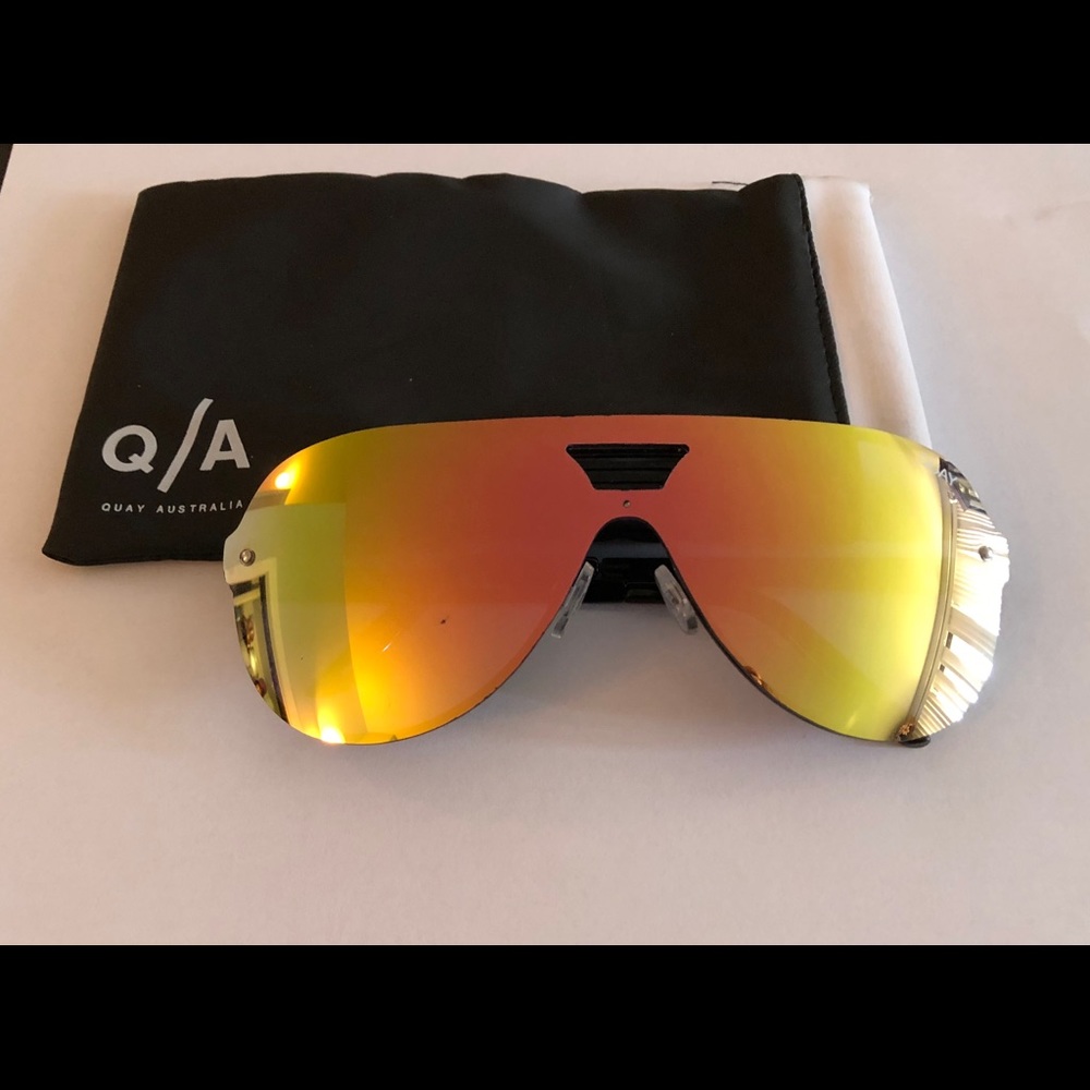 Quay Australia “Showtime” sunglasses